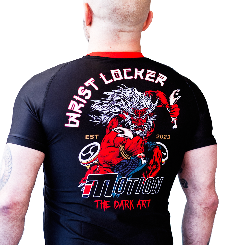 WRIST LOCKER RASH GUARD