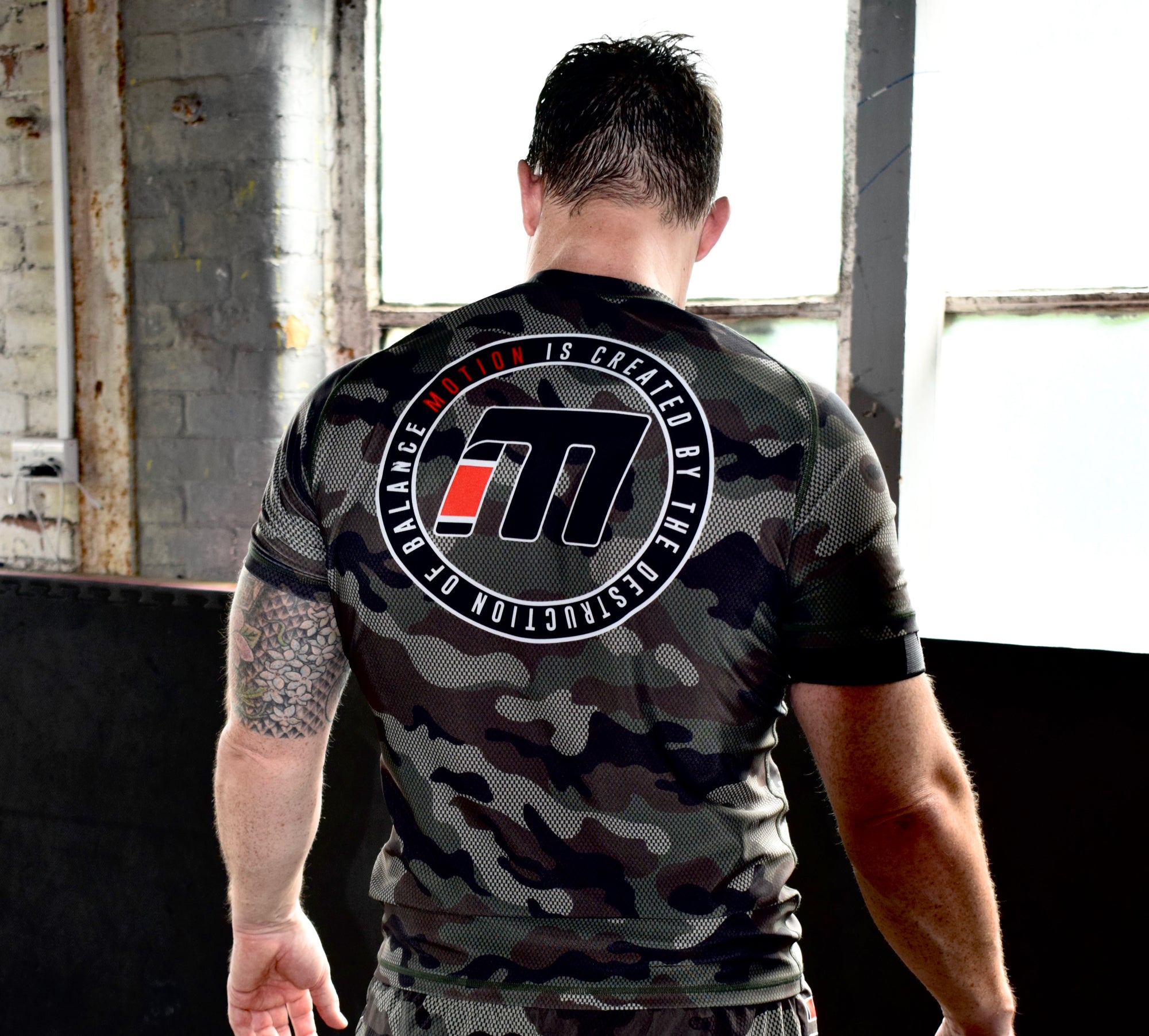 THE PREDATOR RASH GUARD