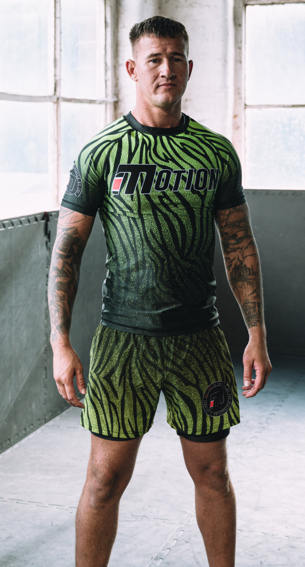 VIVID ZEBRA RASH GUARD